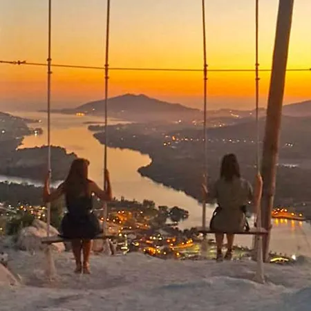 Just Like - Number 8 Em Quinta Mineirinhas 4*